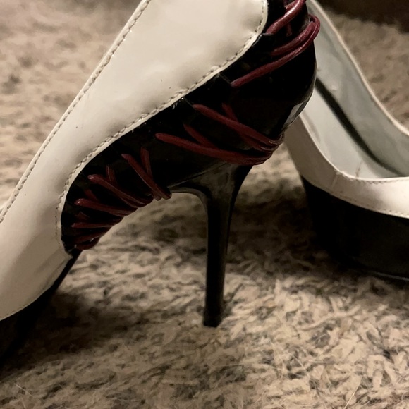 Carlos Santana’s “wicked” 3inch heels size 8 - Picture 7 of 8